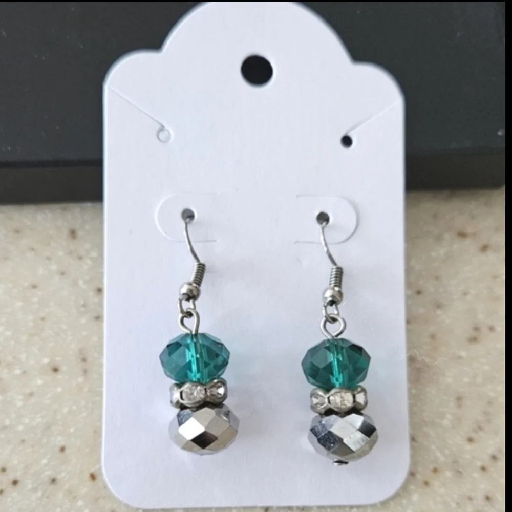 Contemporary Pierced Dangle Earrings Lot of 10 Faux Pearl, Faceted Glass, Beaded - Picture 8 of 11